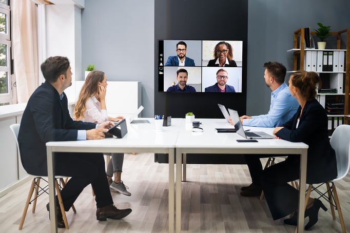 Don’t leave gaps in your AV design and user experience strategy for Microsoft Teams Rooms